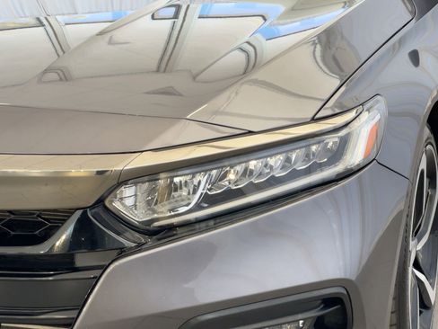 Used 2019 Honda Accord Sport image 11