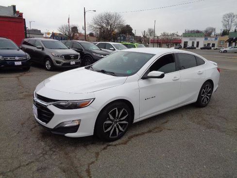 Used 2021 Chevrolet Malibu RS image 2