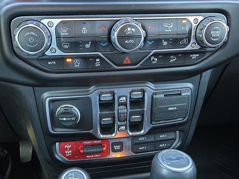 Used 2020 Jeep Wrangler Unlimited Rubicon w/ Steel Bumper Group image 24