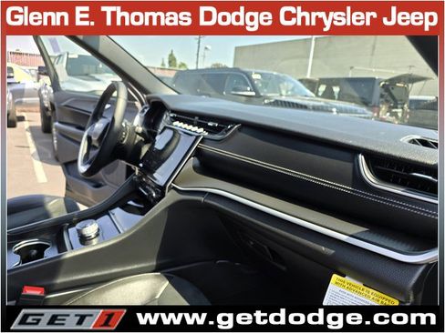 Certified 2025 Jeep Grand Cherokee Altitude AWD/4WD image 31