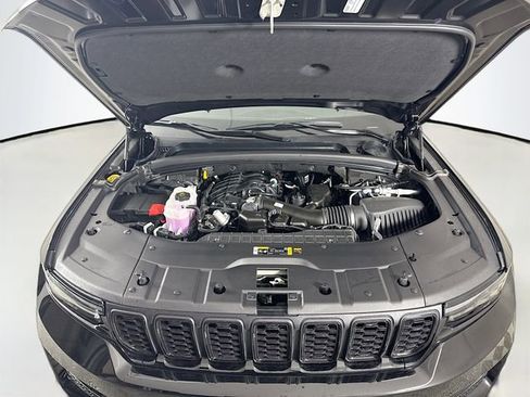 New 2025 Jeep Grand Cherokee Limited image 28