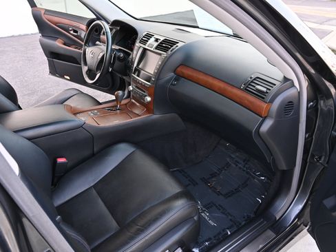 Used 2011 Lexus LS 460 w/ Sport Pkg RWD image 15