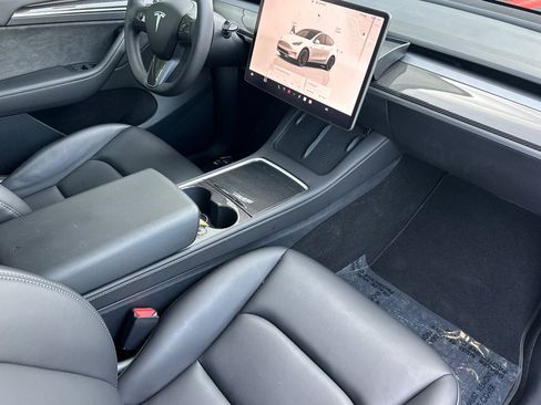 Used 2023 Tesla Model Y Performance image 20