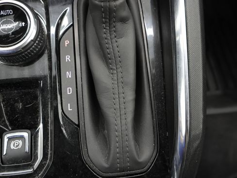 Used 2024 GMC Canyon Elevation w/ Elevation Premium Package AWD/4WD image 50