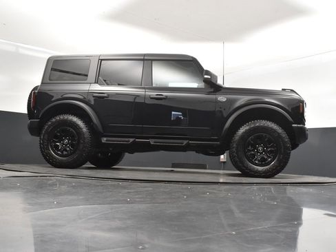 Used 2023 Ford Bronco Wildtrak image 44