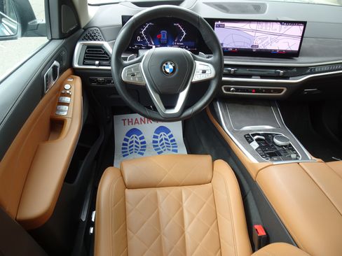 Used 2023 BMW X7 xDrive40i w/ Premium Package image 16