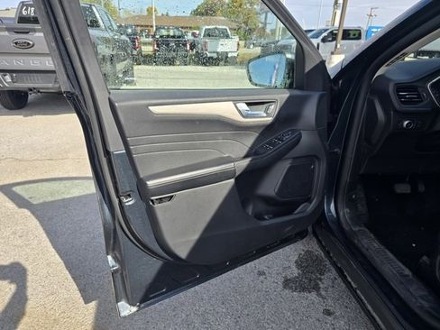 Used 2022 Ford Escape SEL image 9