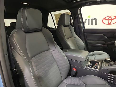 Used 2026 Toyota 4Runner TRD Off-Road Premium image 12