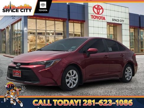Used 2026 Toyota Corolla LE FWD image 1