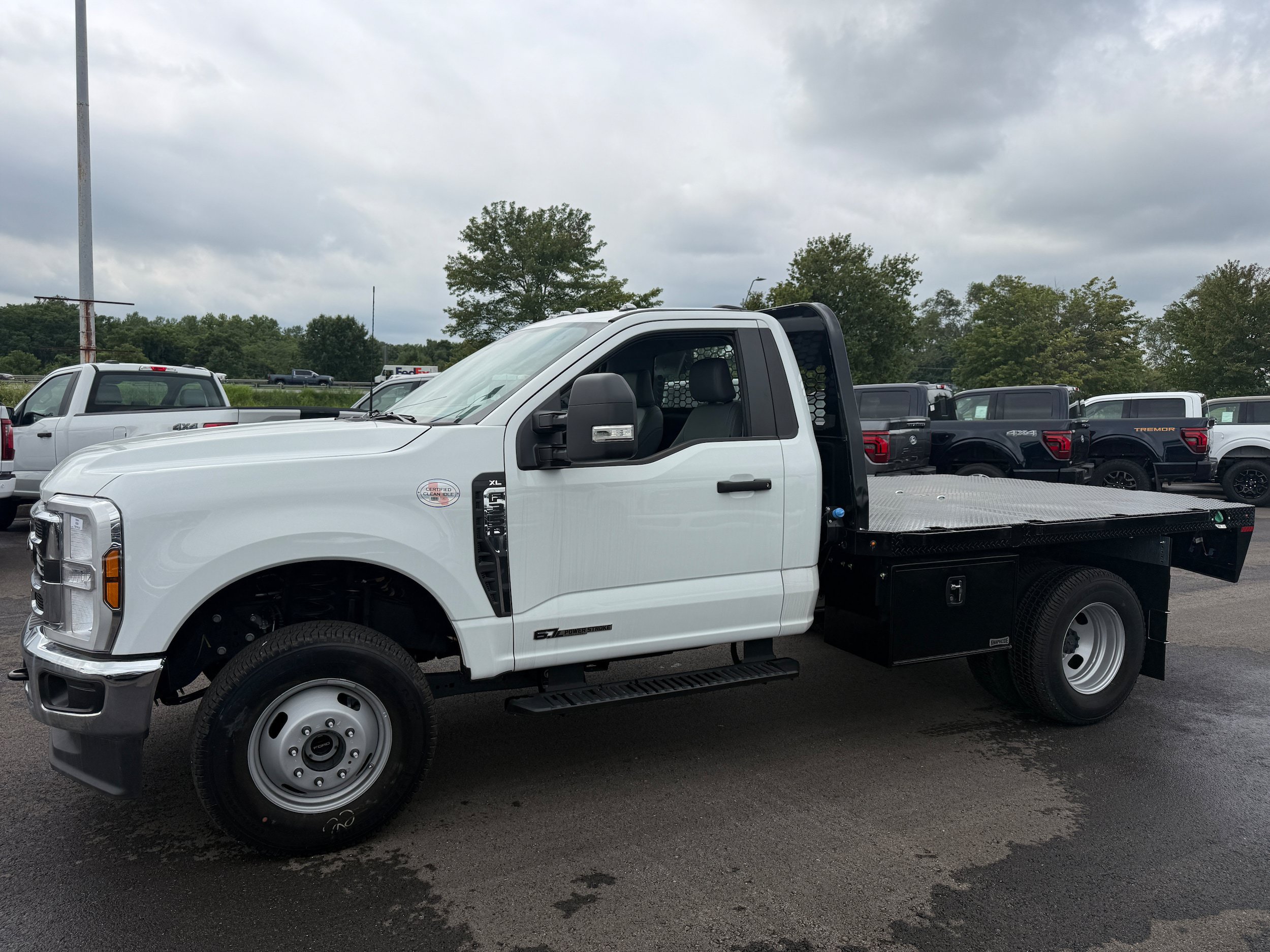 New 2025 Ford F350 XL w/ XL Chrome Package AWD/4WD image 4