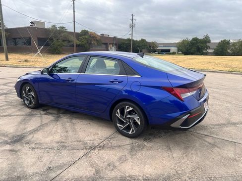 Used 2024 Hyundai Elantra Limited FWD image 9