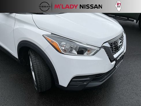 Used 2020 Nissan Kicks S image 6