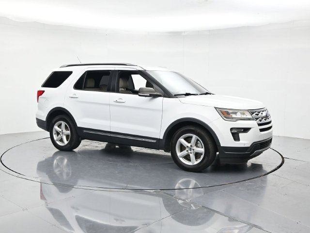Used 2019 Ford Explorer XLT w/ Equipment Group 202A FWD image 3