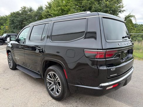 Used 2023 Jeep Wagoneer 4WD Series II w/ Premium Group I image 4