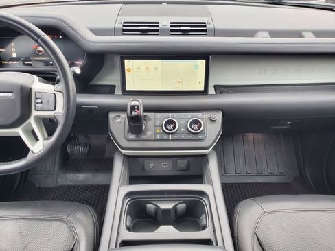 Used 2024 Land Rover Defender 110 S image 14