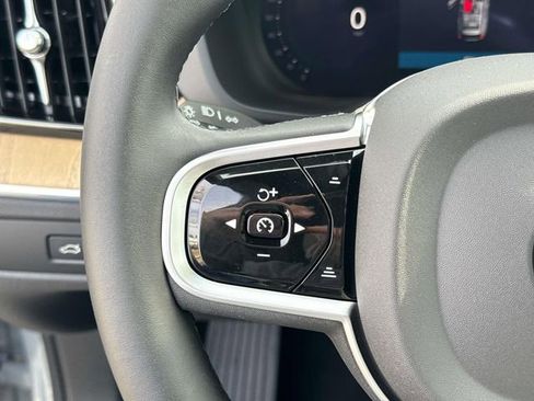 New 2026 Volvo XC60 B5 Plus w/ Protection Package Premier image 25