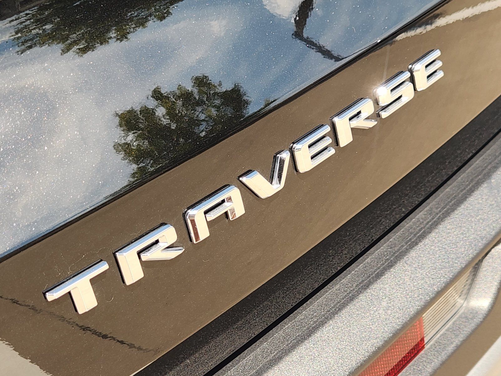 Certified 2026 Chevrolet Traverse LT w/ Driver Confidence Package FWD image 14