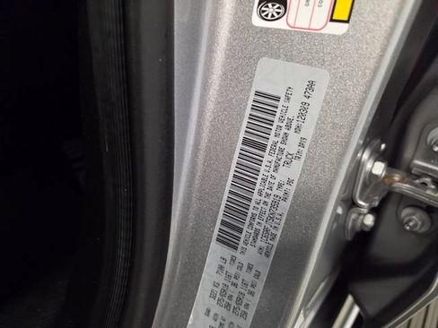 Used 2019 RAM 1500 Laramie AWD/4WD image 19