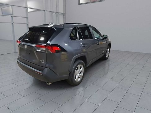 Used 2025 Toyota RAV4 XLE AWD/4WD image 8