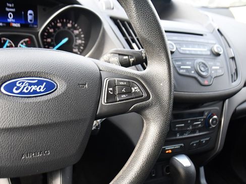 Used 2017 Ford Escape SE image 34