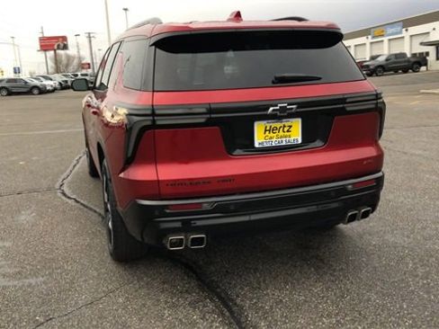 Used 2024 Chevrolet Traverse RS image 7