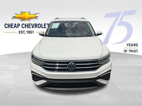 Used 2023 Volkswagen Tiguan SE AWD/4WD image 8