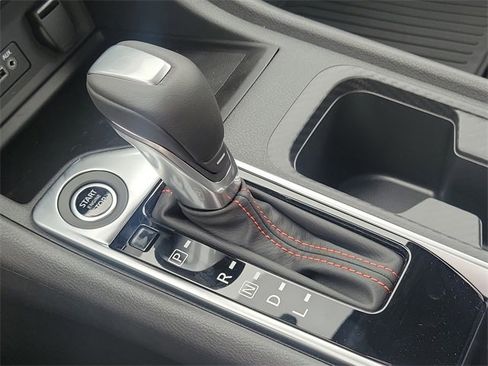 New 2025 Nissan Sentra SR w/ Midnight Edition image 15