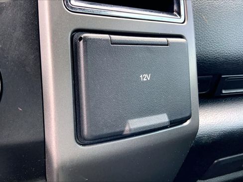 Used 2020 Ford Expedition XLT RWD image 30