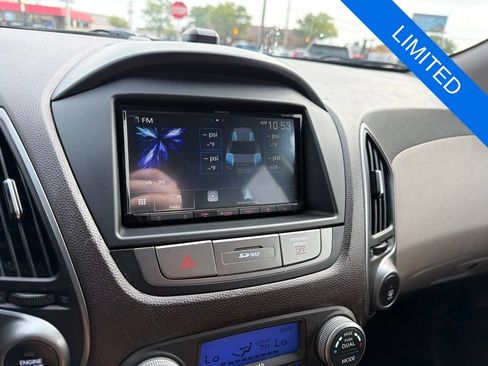 Used 2015 Hyundai Tucson Limited w/ Option Group 03 FWD image 15