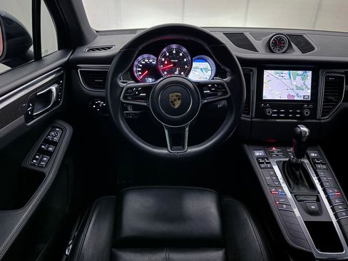 Used 2017 Porsche Macan S image 32