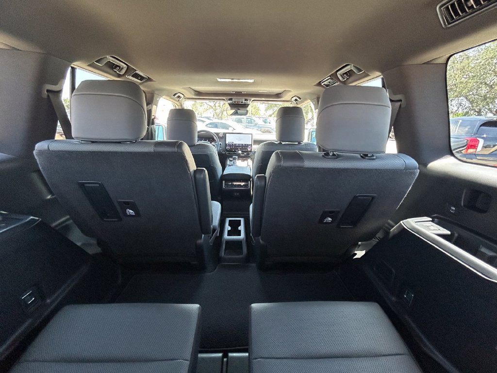Used 2026 Lexus GX 550 AWD/4WD image 17