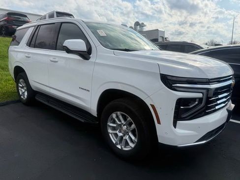 Used 2025 Chevrolet Tahoe LT image 3