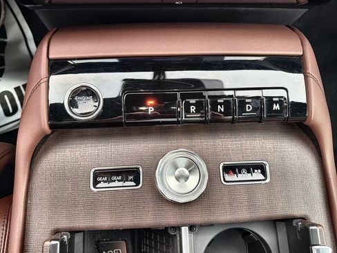 Used 2025 Lincoln Navigator L Reserve AWD/4WD image 23