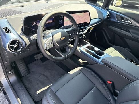 Used 2024 Chevrolet Equinox EV LT image 19