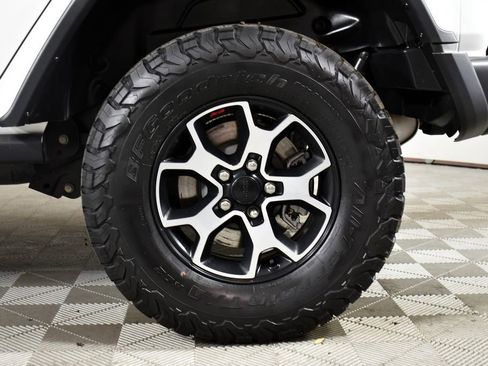 Used 2022 Jeep Wrangler Unlimited Rubicon w/ LED Lighting Group AWD/4WD image 19
