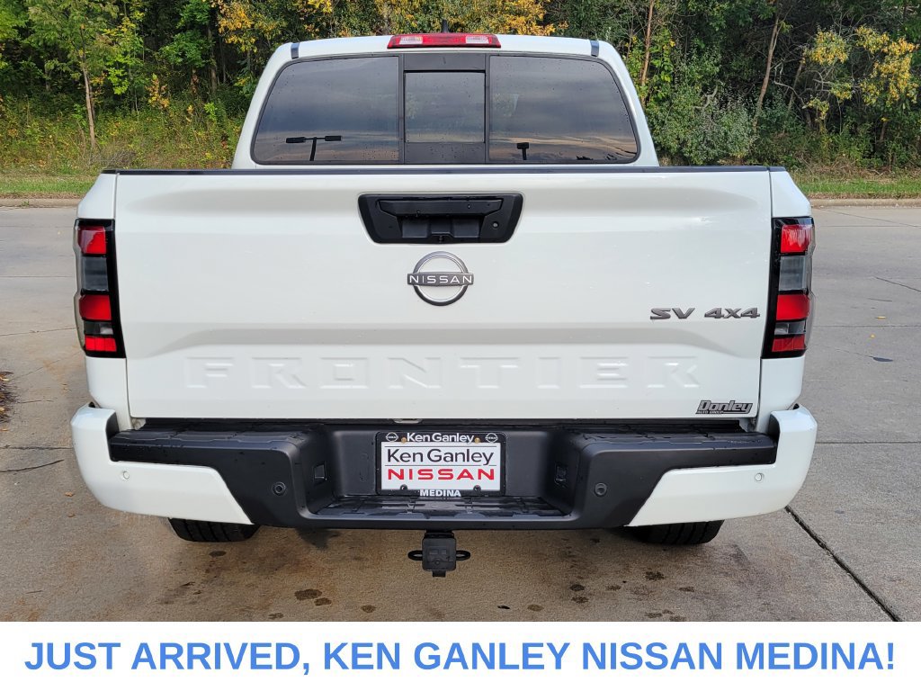 Certified 2022 Nissan Frontier SV w/ Technology Package AWD/4WD image 4