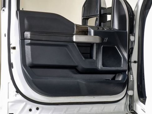 Used 2022 Ford F350 Lariat image 32