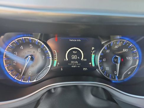 Used 2025 Chrysler Pacifica Limited FWD image 22