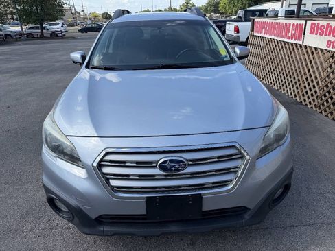 Used 2016 Subaru Outback 2.5i Premium AWD/4WD image 3