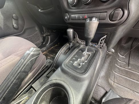 Used 2015 Jeep Wrangler Unlimited Sport AWD/4WD image 24