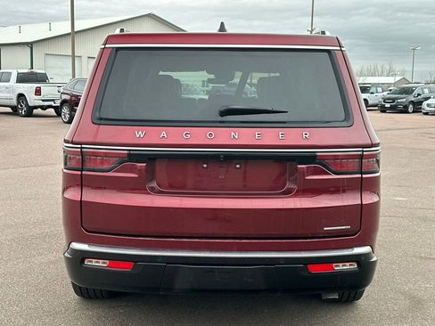 Used 2024 Jeep Wagoneer Series III AWD/4WD image 38