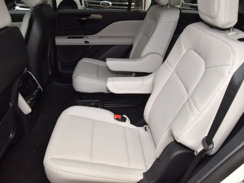New 2026 Lincoln Aviator 2WD image 14