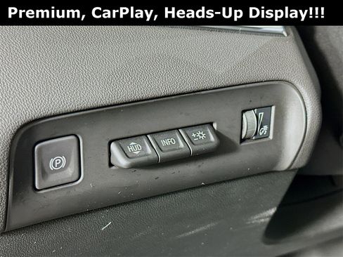 Used 2024 Buick Enclave Premium image 11