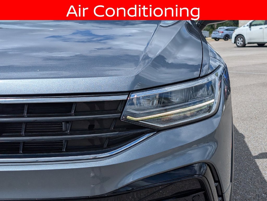 Used 2022 Volkswagen Tiguan SE R-Line FWD image 12
