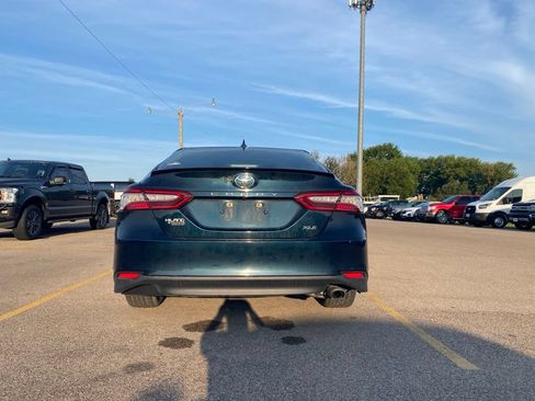 Used 2020 Toyota Camry XLE w/ Carpet Mat Package FWD image 10