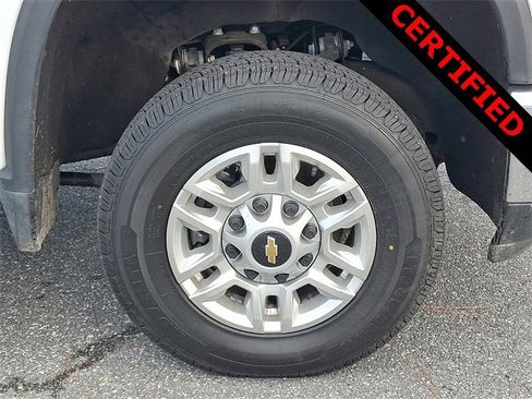 Used 2024 Chevrolet Silverado 2500 LT image 8