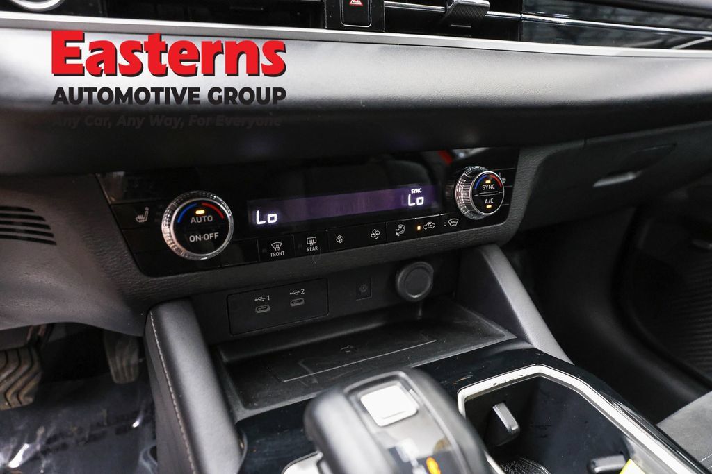 Used 2025 Mitsubishi Outlander SE AWD/4WD image 21