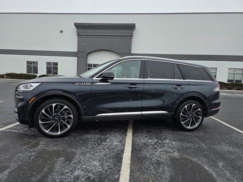 Used 2023 Lincoln Aviator Reserve w/ Equipment Group 201A image 10