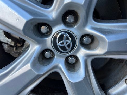 Used 2023 Toyota Highlander LE image 32