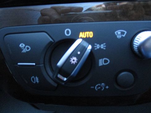 Used 2018 Audi Q7 3.0T Prestige w/ Prestige Package image 20